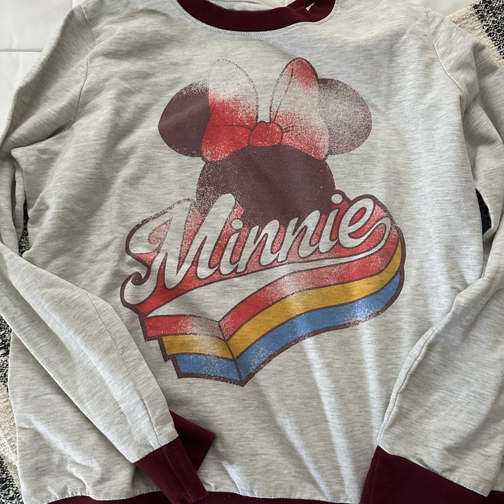 Minnie Mouse long sleeve pullover shirt
